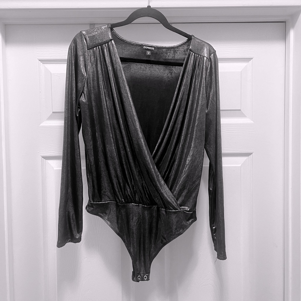 Express Women’s Long Sleeve Metalic Shimmer Bodysuit Silver Black Size Medium